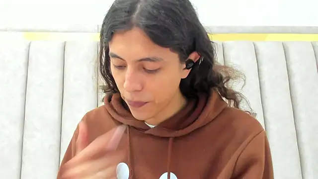 FreyaMoller online show from 04-14-26, 07:08