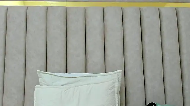 FreyaMoller online show from 03-10-26, 06:45