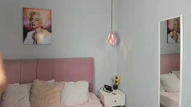 sophie alice  online show from 10-01-25, 12:42