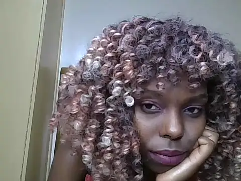 Snapshot of naughty_ebony-queen chatting on 05-20-26, 03:09 naughty ebony-queen online show from 05-20-26, 03:09