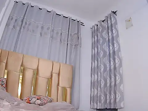 Snapshot of naughty_ebony-queen chatting on 07-09-26, 12:33 naughty ebony-queen online show from 07-09-26, 12:33
