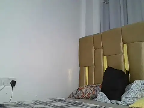 Snapshot of naughty_ebony-queen chatting on 06-19-26, 08:58 naughty ebony-queen online show from 06-19-26, 08:58