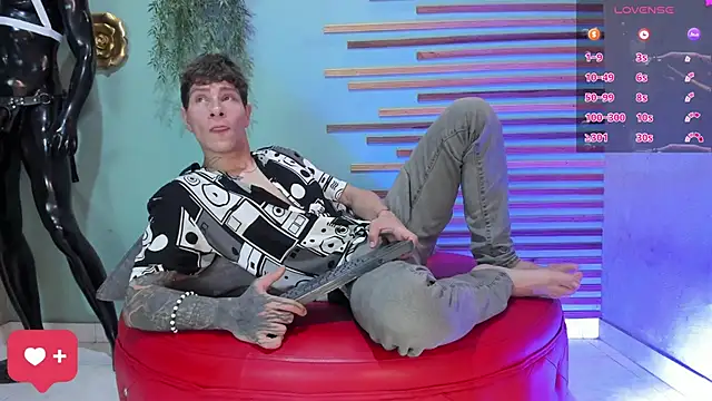 Snapshot of french_sexx chatting on 11-06-25, 07:40 french sexx online show from 11-06-25, 07:40