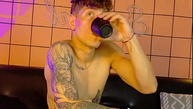 Snapshot of french_sexx chatting on 12-23-25, 07:29 french sexx online show from 12-23-25, 07:29