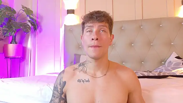 Snapshot of french_sexx chatting on 10-16-25, 08:28 french sexx online show from 10-16-25, 08:28