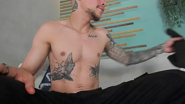 french sexx online show from 03-05-26, 01:46