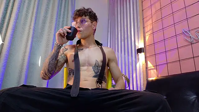 Snapshot of french_sexx chatting on 01-17-26, 07:06 french sexx online show from 01-17-26, 07:06