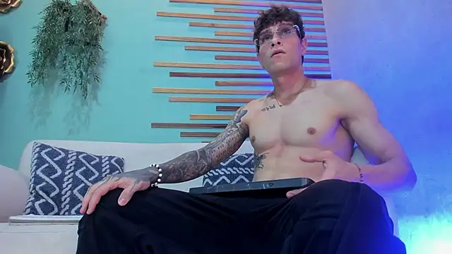 Snapshot of french_sexx chatting on 11-25-25, 07:25 french sexx online show from 11-25-25, 07:25