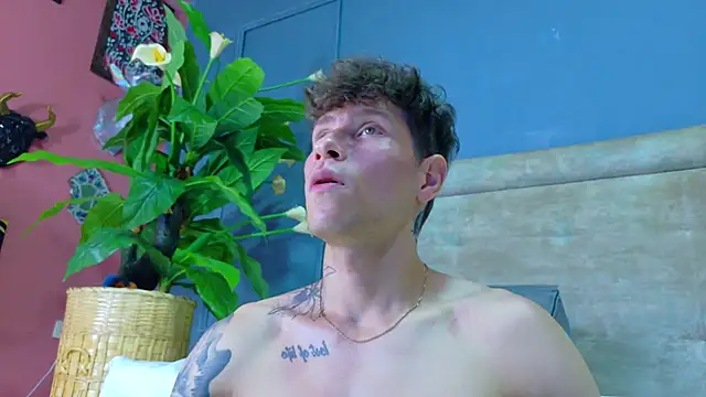 Snapshot of french_sexx chatting on 01-18-26, 01:47 french sexx online show from 01-18-26, 01:47