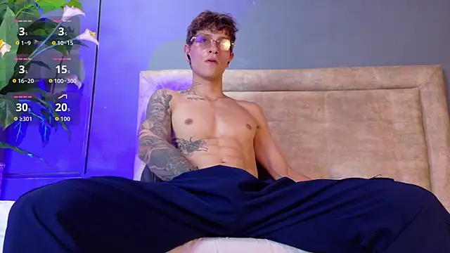 Snapshot of french_sexx chatting on 11-29-25, 06:41 french sexx online show from 11-29-25, 06:41