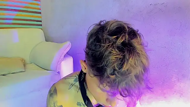 Snapshot of french_sexx chatting on 12-21-25, 05:31 french sexx online show from 12-21-25, 05:31