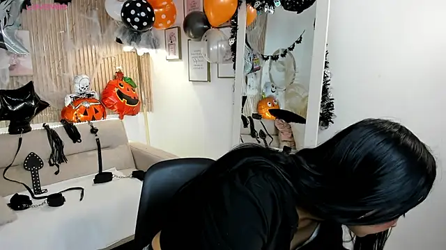 RACHEL EV online show from 10-28-25, 04:46