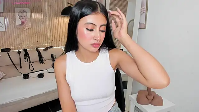 RACHEL EV online show from 12-23-25, 05:40