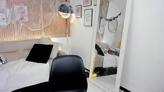 RACHEL EV online show from 10-12-25, 07:21