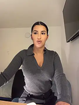Snapshot of Kimm_khalifa chatting on 06-11-26, 06:10 Kimm khalifa online show from 06-11-26, 06:10