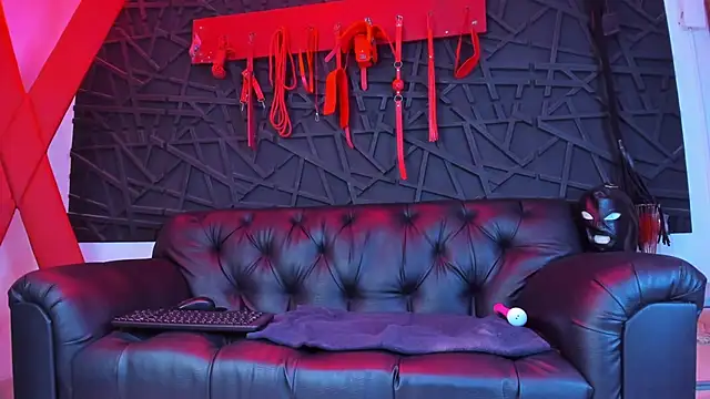 Ivannaakozlov  online show from 11-26-25, 07:14