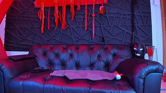 Ivannaakozlov  online show from 04-18-26, 07:51