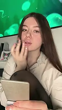 Snapshot of Kimi_Ass chatting on 04-21-26, 11:28 Kimi Ass online show from 04-21-26, 11:28