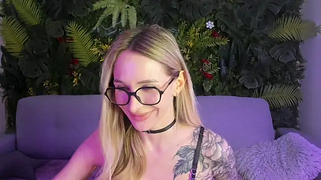 Snapshot of Horny_Blond chatting on 02-14-26, 09:09 Horny Blond online show from 02-14-26, 09:09