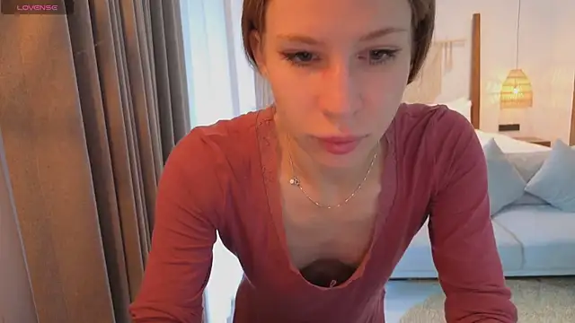 Elis Fox online show from 12-20-25, 11:07