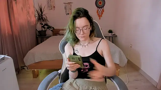 alisahug online show from 07-28-26, 04:42