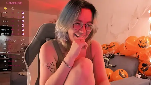 alisahug online show from 10-24-25, 07:40