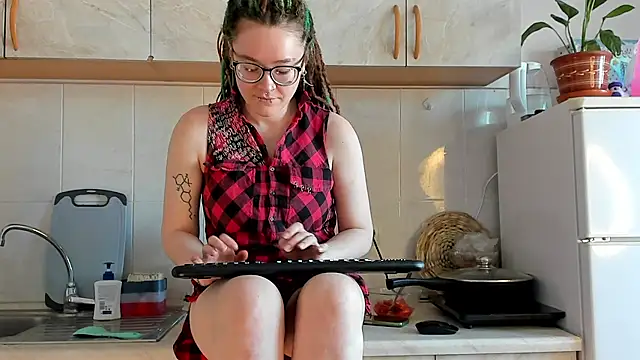 alisahug online show from 02-21-25, 07:34