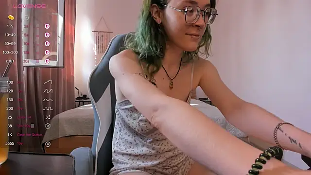 alisahug online show from 07-22-26, 03:41