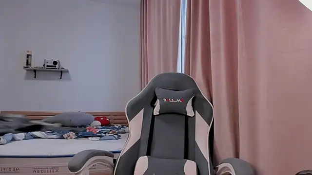 alisahug online show from 11-29-25, 08:14