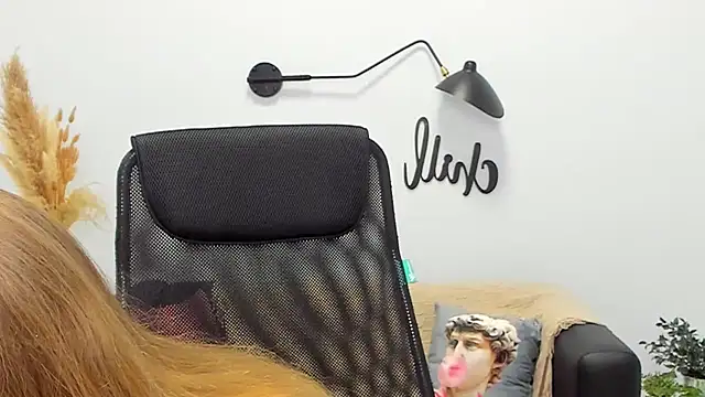 Snapshot of LolaWilsons chatting on 03-11-25, 12:28 LolaWilsons online show from 03-11-25, 12:28