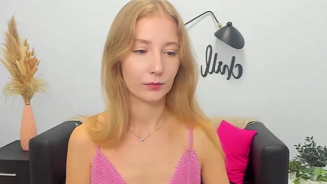 Snapshot of LolaWilsons chatting on 09-11-25, 06:13 LolaWilsons online show from 09-11-25, 06:13