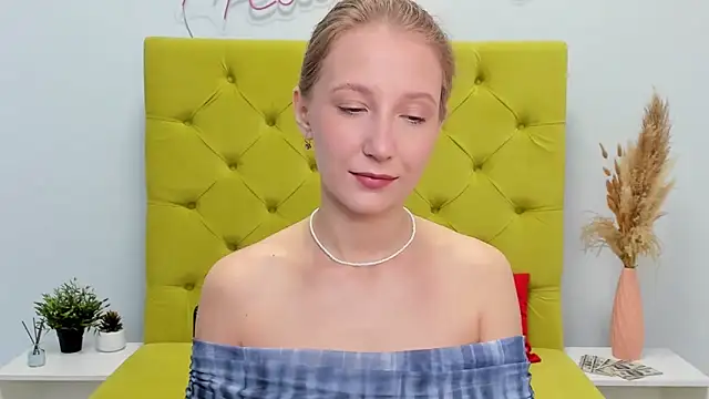 LolaWilsons online show from 04-08-26, 07:21