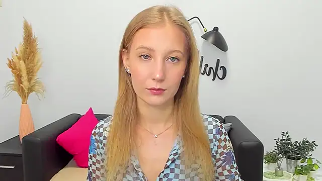 Snapshot of LolaWilsons chatting on 12-05-25, 07:29 LolaWilsons online show from 12-05-25, 07:29