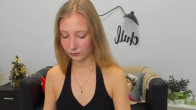 Snapshot of LolaWilsons chatting on 01-06-26, 06:28 LolaWilsons online show from 01-06-26, 06:28