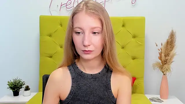 Snapshot of LolaWilsons chatting on 02-12-26, 07:19 LolaWilsons online show from 02-12-26, 07:19