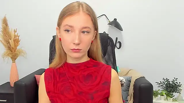 Snapshot of LolaWilsons chatting on 02-24-25, 06:16 LolaWilsons online show from 02-24-25, 06:16