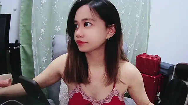 Snapshot of Candy_bee520 chatting on 12-25-24, 02:45 Candy bee520 online show from 12-25-24, 02:45