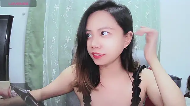 Snapshot of Candy_bee520 chatting on 03-03-25, 03:11 Candy bee520 online show from 03-03-25, 03:11