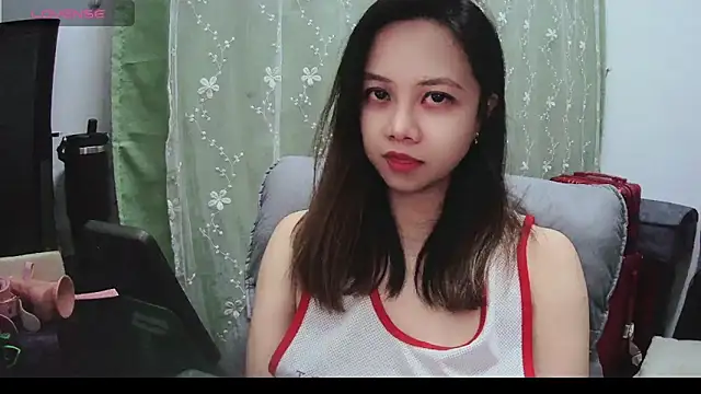 Snapshot of Candy_bee520 chatting on 01-08-25, 03:17 Candy bee520 online show from 01-08-25, 03:17