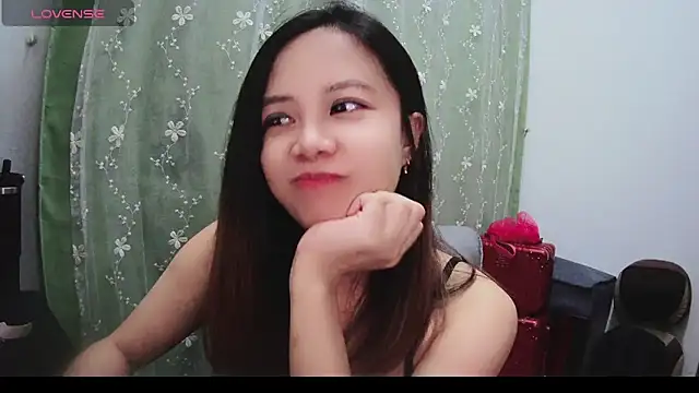 Snapshot of Candy_bee520 chatting on 01-05-25, 03:34 Candy bee520 online show from 01-05-25, 03:34