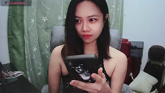 Snapshot of Candy_bee520 chatting on 02-20-25, 03:52 Candy bee520 online show from 02-20-25, 03:52