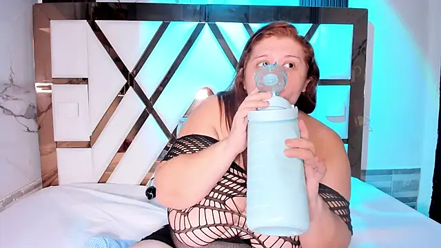 Camila Fajardo online show from 11-22-25, 10:41