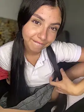 Snapshot of hurrem_18 chatting on 02-05-26, 11:00 hurrem 18 online show from 02-05-26, 11:00