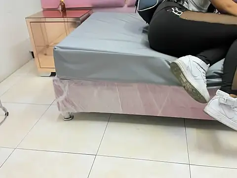 VaneLin18 online show from 09-14-25, 12:22