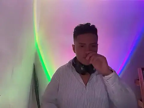 Snapshot of Malandralle chatting on 11-27-25, 02:34 Malandralle online show from 11-27-25, 02:34