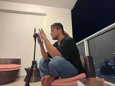 Snapshot of Malandralle chatting on 02-06-26, 06:20 Malandralle online show from 02-06-26, 06:20