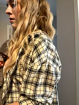 RozzitaBedberry online show from 11-08-25, 11:25