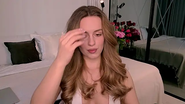 RozzitaBedberry online show from 03-11-26, 11:15