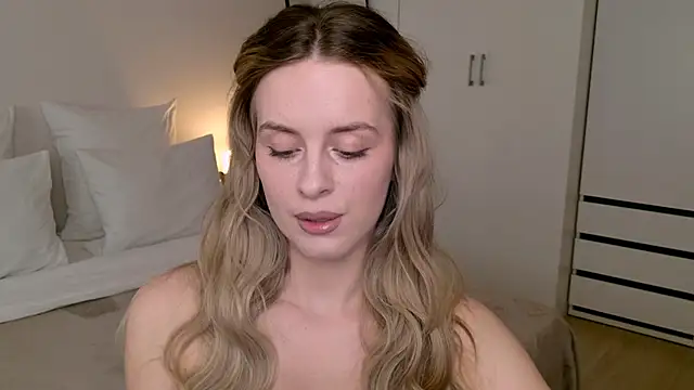 RozzitaBedberry online show from 02-09-26, 02:15