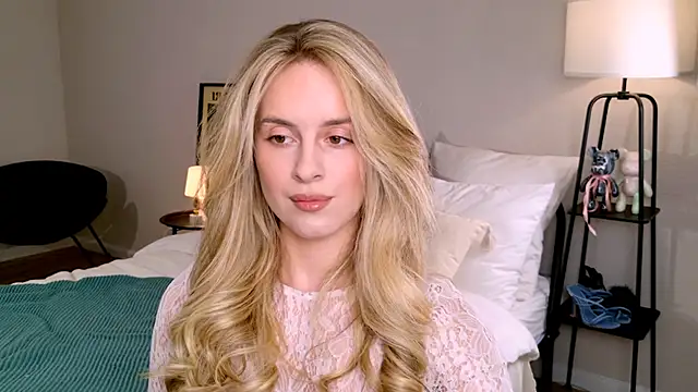 RozzitaBedberry online show from 10-10-25, 02:29